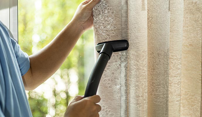 Curtains cleaning service