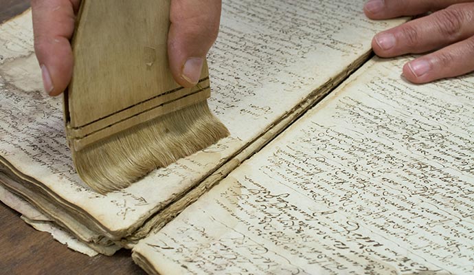 Documents restoration service