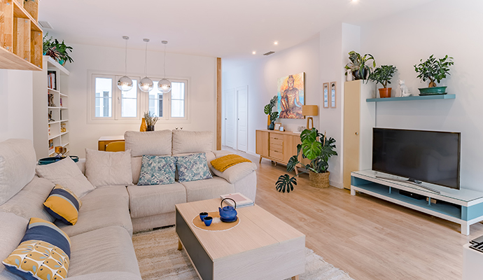 Clean living room after smoke odor removal Clean living room after smoke odor removal